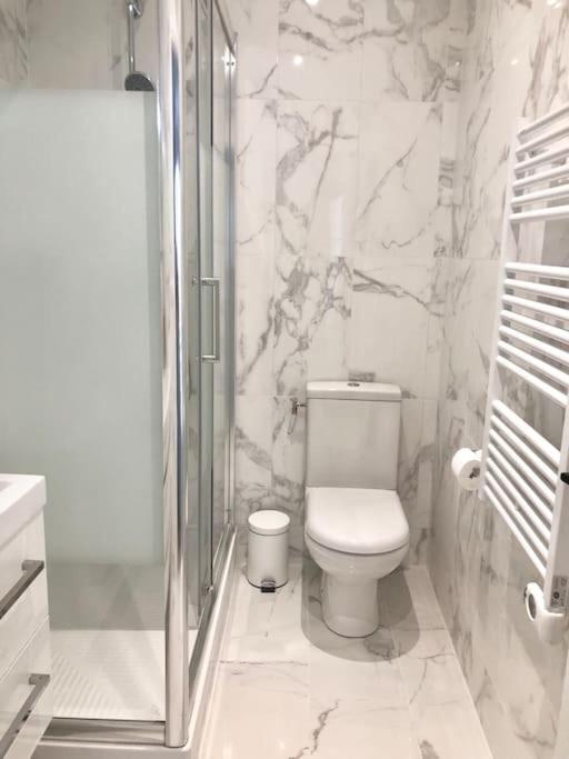 Central Apartment In The Heart Of The Marais With Air Conditioning باريس المظهر الخارجي الصورة