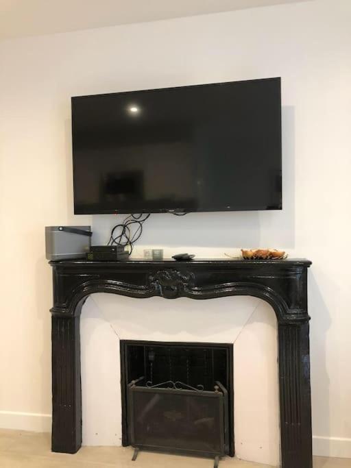 Central Apartment In The Heart Of The Marais With Air Conditioning باريس المظهر الخارجي الصورة